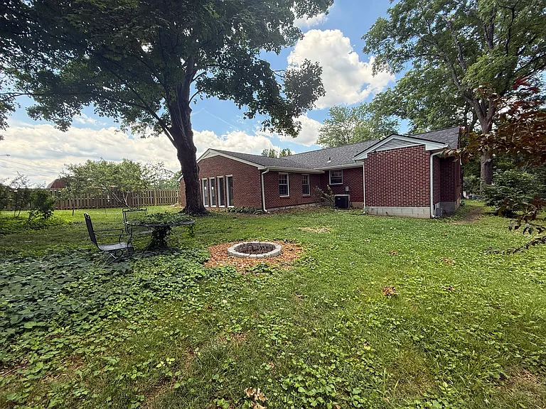 1007 Fowler St — Photo 31