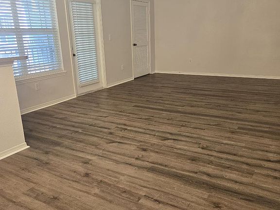 4th image of 404 Summit Ridge Pl APT 208