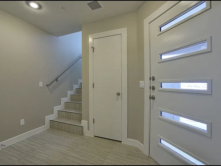 Moderno Village Apartments and Town Homes — Photo 38