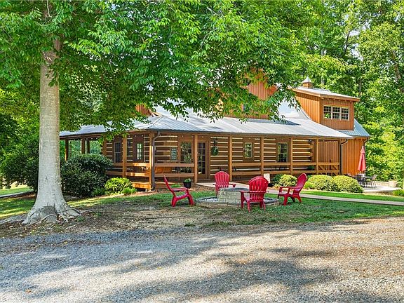 5th image of 1805 Chrisco Rd W