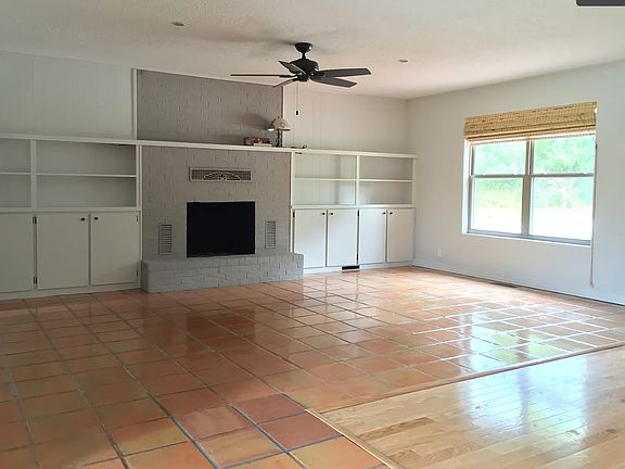 3rd image of 1249 Stratton Rd