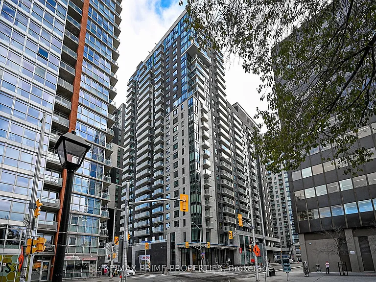 180 George St #508 — Photo 1