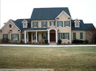 8401 Linville Oaks Dr, Oak Ridge, NC 27310