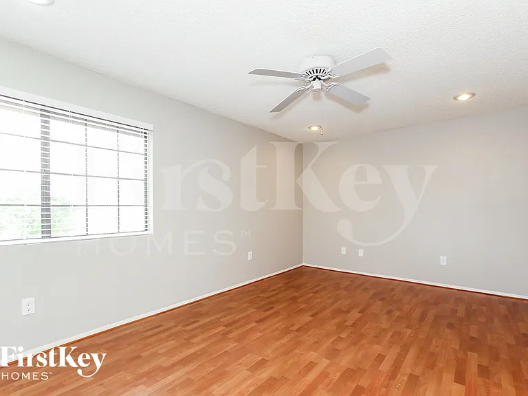 4323 E Beck Ln — Photo 12