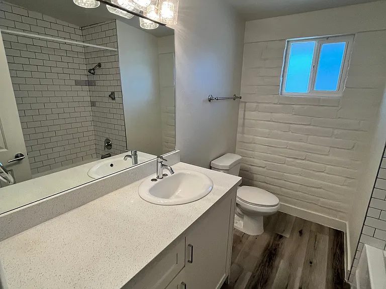 2905 N Euclid Ave — Photo 9