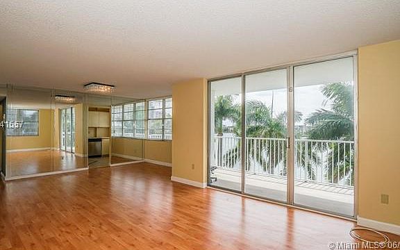 5th image of 2801 NE 183rd St APT 417W