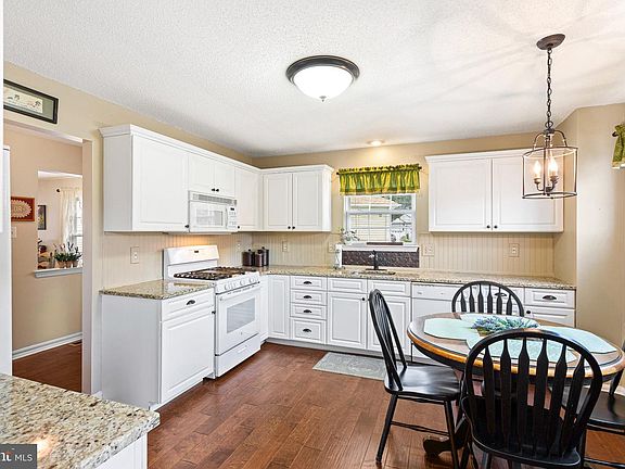 5th image of 567 Riviera Dr