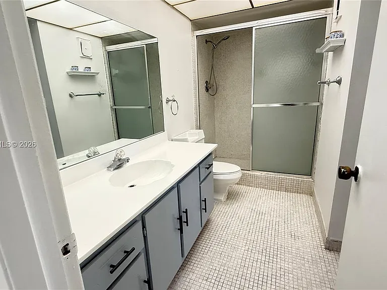 240 Lakeview Dr #306 — Photo 13