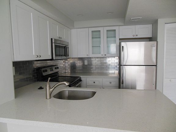 3rd image of 700 Executive Center Dr #29-3-29