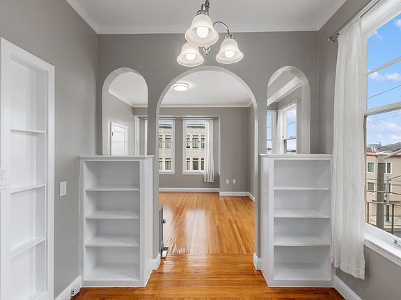 4th image of 2774 Franklin St APT 9