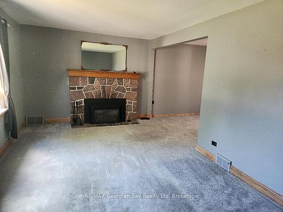 3rd image of 874 Yonge St N