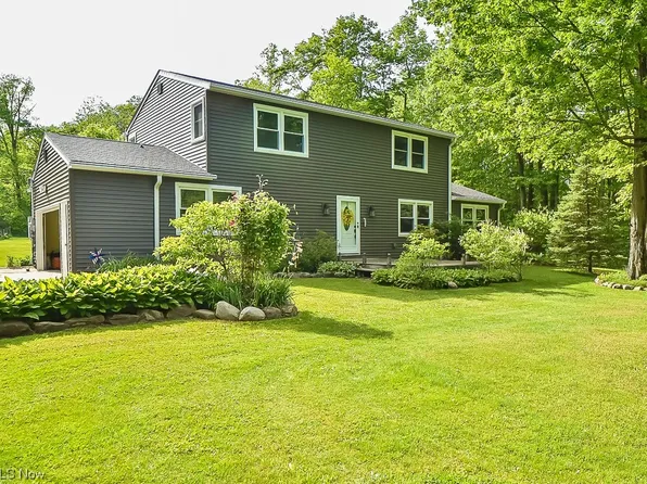 8982 Williams Rd, Chardon, OH 44024