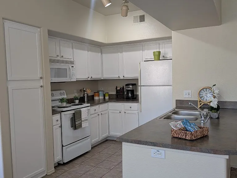 2 bedroom deluxe kitchen
