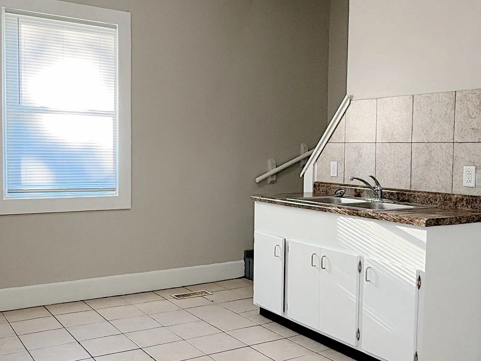 4 bed, 1301 sqft, $1,750 — Photo 4