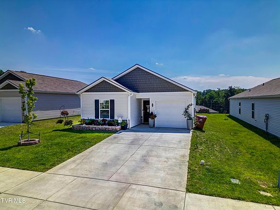 2nd image of 389 Arrowhead Dr