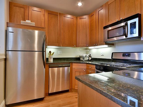 5th image of 1262 W Winona St APT 3A