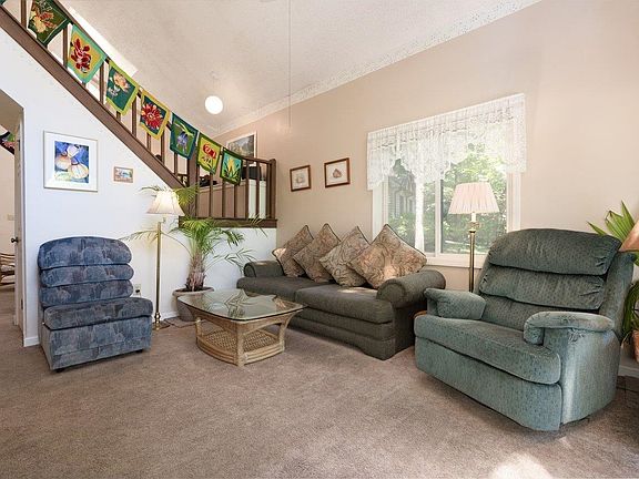 5th image of 151 Kaylor Cir