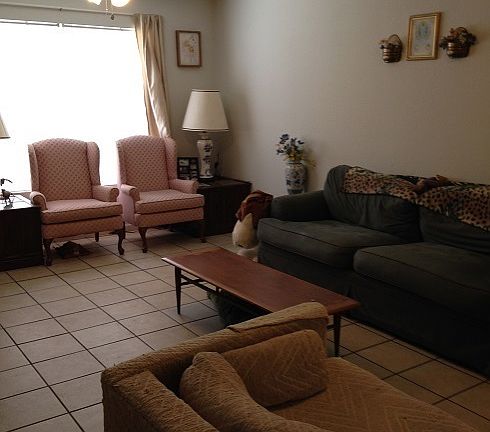 2nd image of 2806 Wenzel Ave