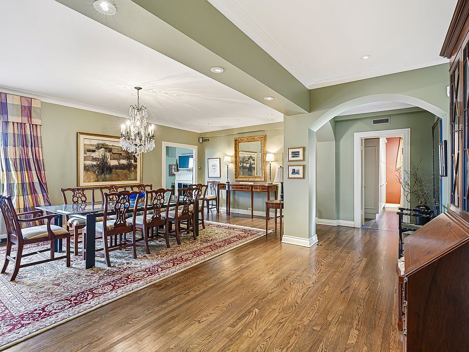 1st image of 1700 Avenue Du Docteur Penfield #47