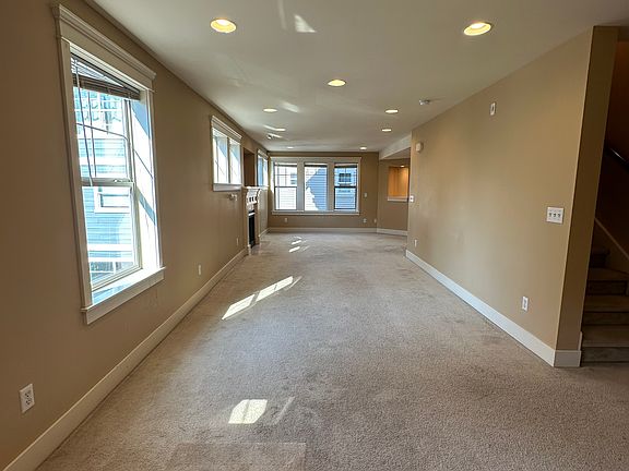4th image of 532 24th Ave S #B