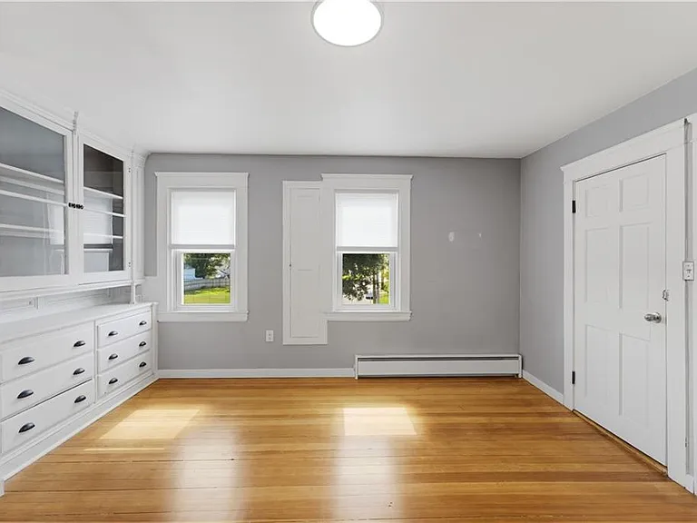 33 Laura St #2 — Photo 6