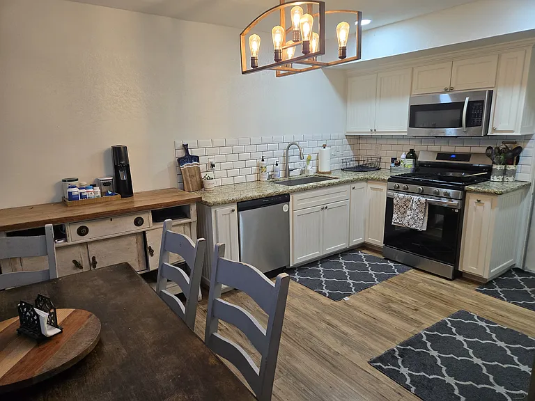 3940 Silver Leaf Dr — Photo 3