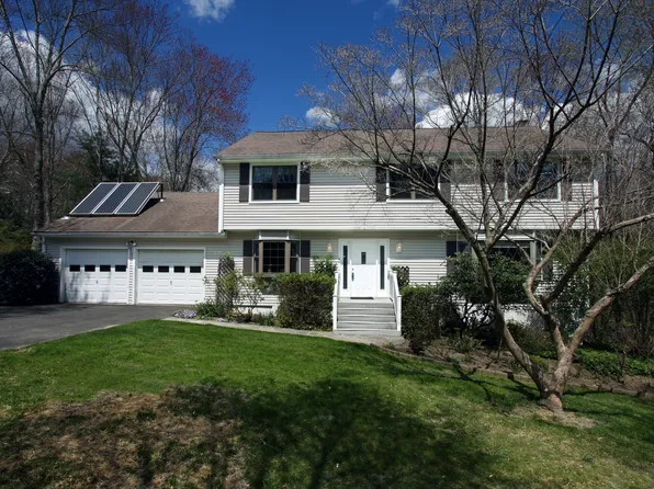 31 Deerfield Lane, Monroe, CT 06468