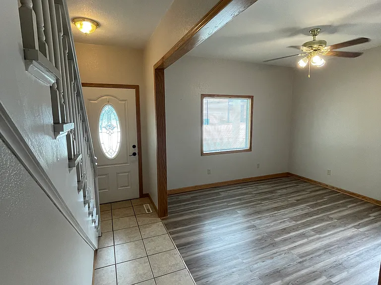 127 E Main St — Photo 19