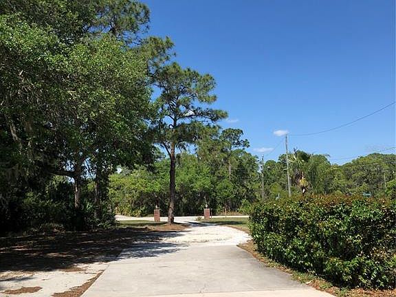 5th image of 11821 De Leon Dr