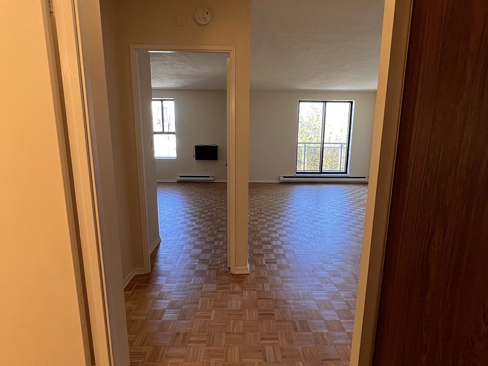 1st image of 800 Riddell Ave N #303