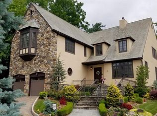 71 Flagg Ct, Staten Island, NY 10304