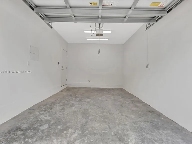 1563 NW 94th Way — Photo 10