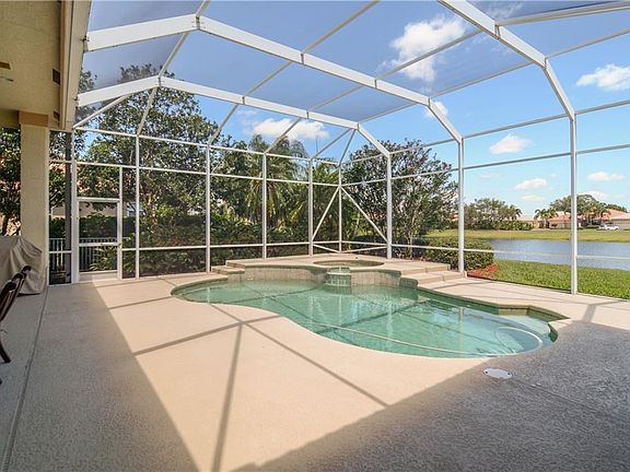 4th image of 1547 SE Ballantrae Ct