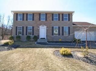 8 Quintyne Dr, Amityville, NY 11701