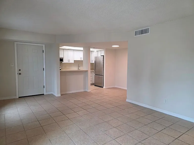 3120 Beach Blvd S #5 — Photo 3