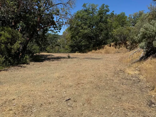 8184 Old Stage Rd, Central Point, OR 97502