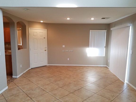 4th image of 4850 Castle Lake Ct