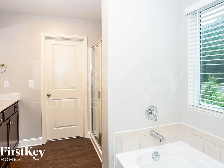 9006 Evans Woods Dr — Photo 11