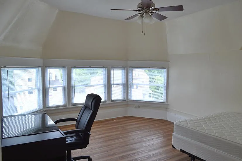 3 bed, $2,550 — Photo 4