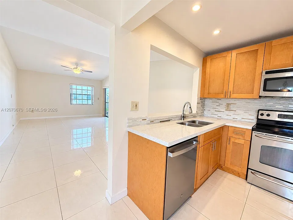 454 NE 210th Circle Ter #202-7B