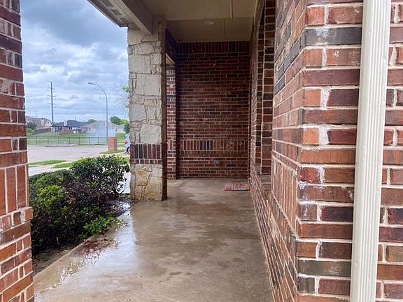 3rd image of 5528 Chinkapin Ln
