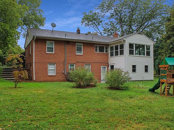 4th image of 105 Panorama Dr