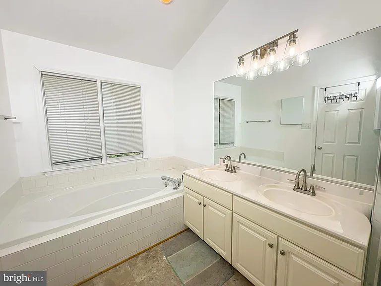 7822 Quill Point Dr — Photo 25