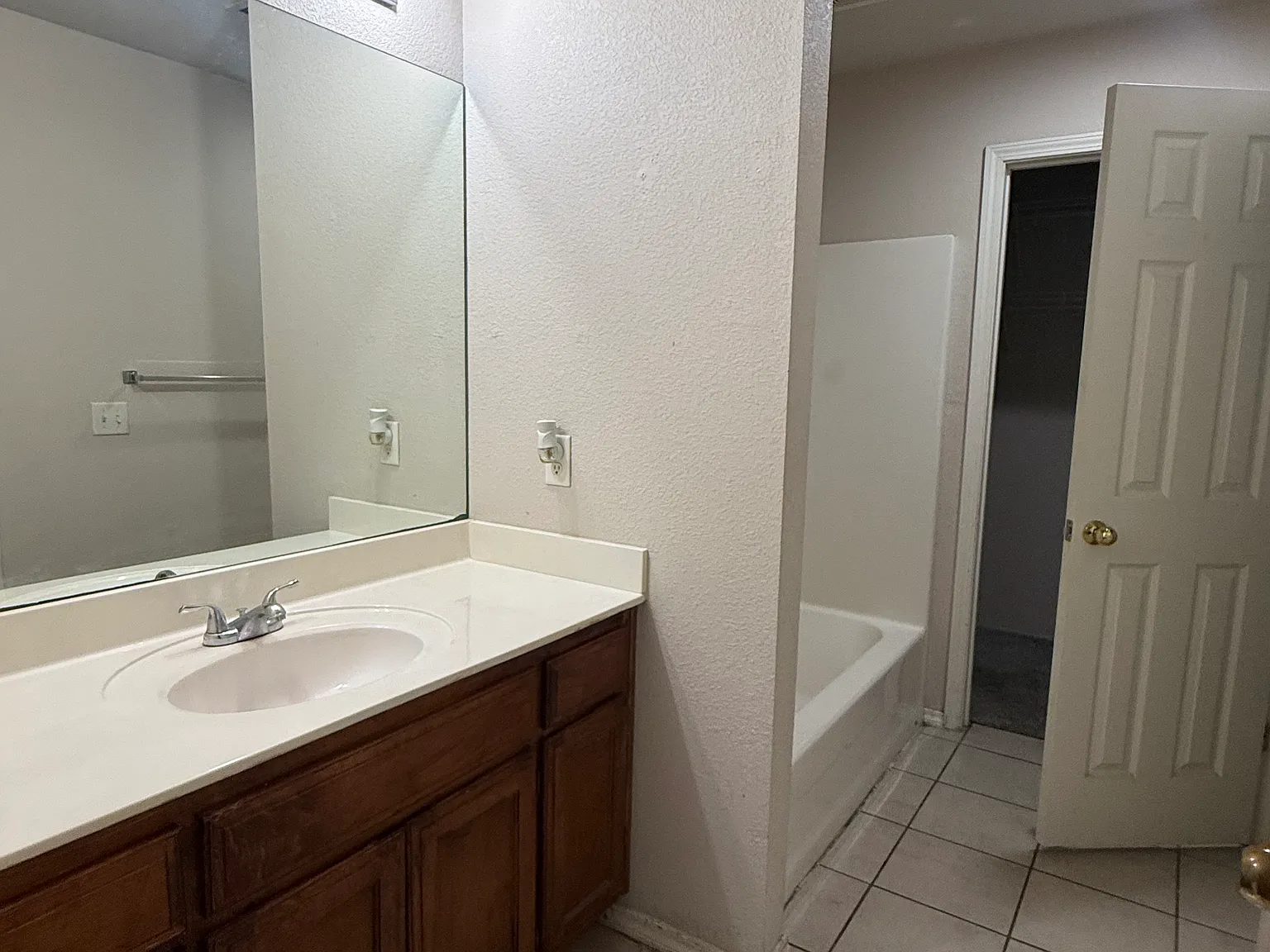 3 bed, 1487 sqft, $1,400 — Photo 3