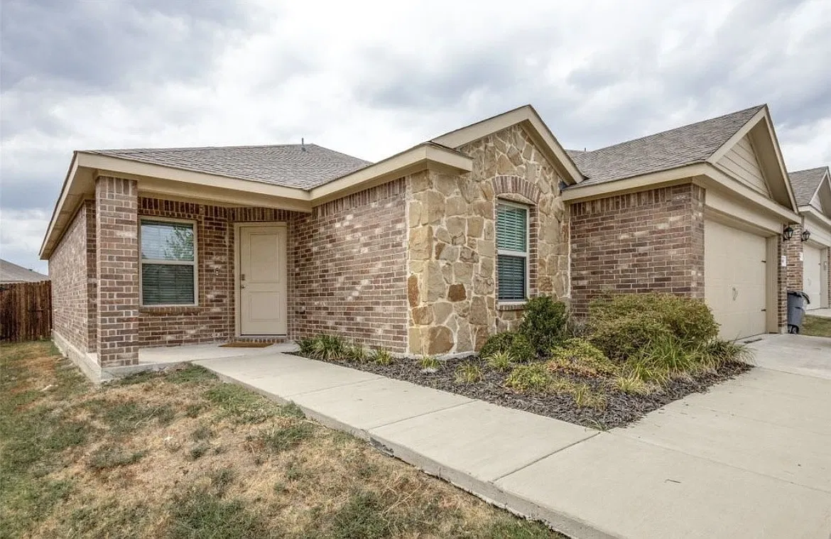 4 bed, 1807 sqft, $2,150 — Photo 1