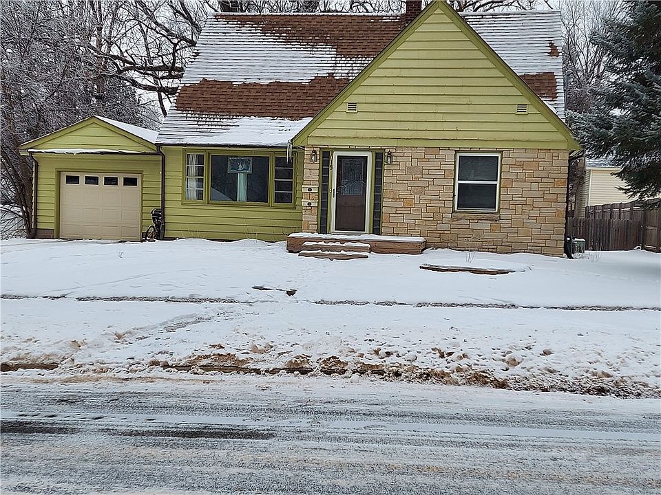1st image of 1015 10th Avenue E #2
