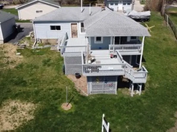 27465 W Ashland Ave, Spring Grove, IL 60081