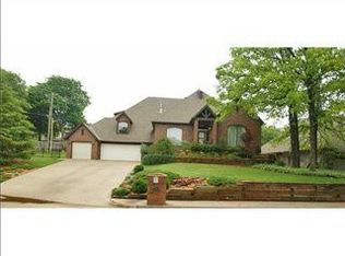 416 Cricket Holw, Edmond, OK 73034