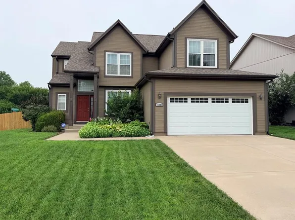 15462 S Hillside St, Olathe, KS 66062