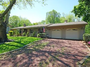 27 Village Ln, Middletown, NJ 07748